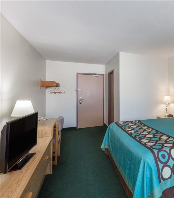 Super 8 By Wyndham Moose Jaw Sk - Moose Jaw