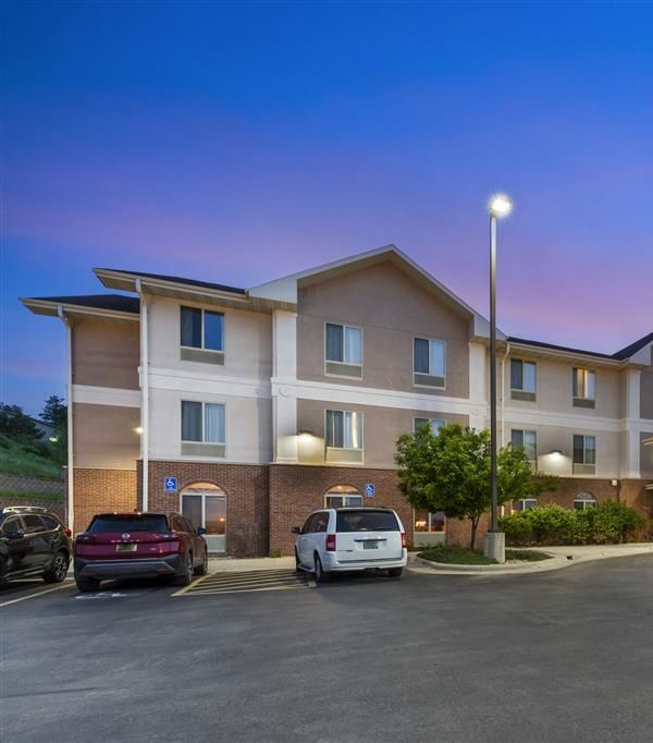 Comfort Inn & Suites Rapid City South - Mt Rushmore Gateway - Rapid City, SD