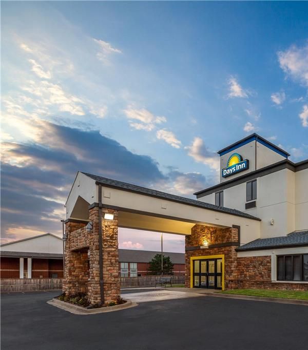 Days Inn By Wyndham Tulsa Central - Tulsa, OK