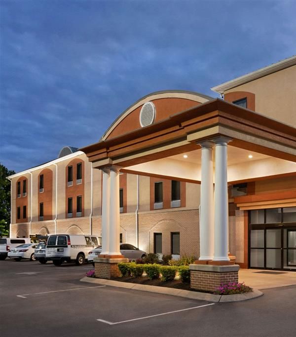 Days Inn & Suites By Wyndham Murfreesboro - 默弗里斯伯勒