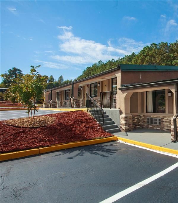 Travelodge By Wyndham Macon West - Macon, GA