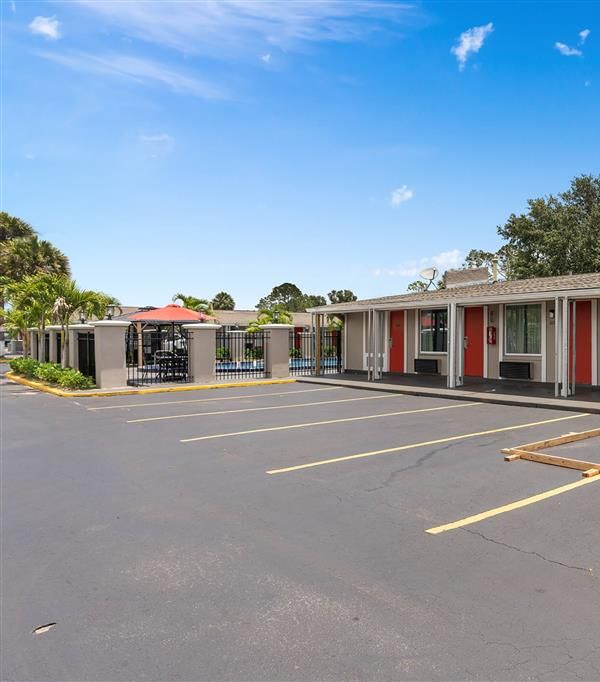 Super 8 By Wyndham Kissimmee/orlando - Celebration, FL