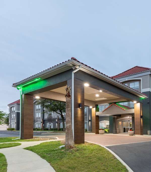 La Quinta Inn & Suites By Wyndham New Braunfels - New Braunfels, TX