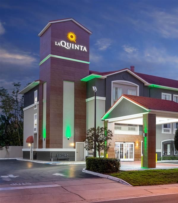La Quinta Inn & Suites By Wyndham - Tampa South - Tampa, FL