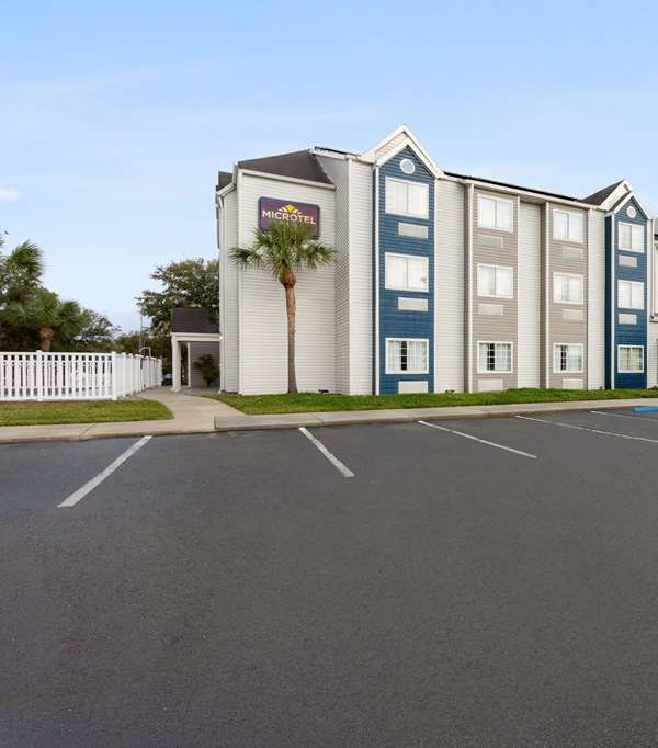 Microtel Inn & Suites By Wyndham Zephyrhills - Dade City, FL