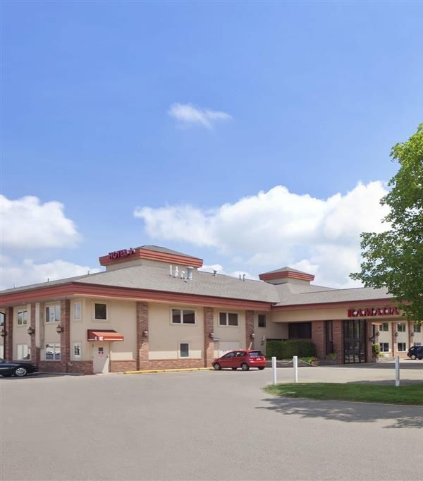 Ramada By Wyndham Saginaw Hotel & Suites - Saginaw, MI