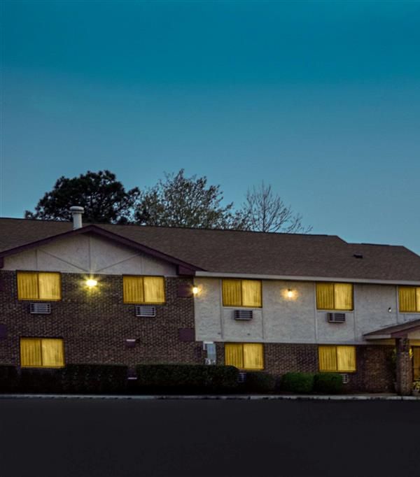 Super 8 By Wyndham Greenville - Greenville, NC