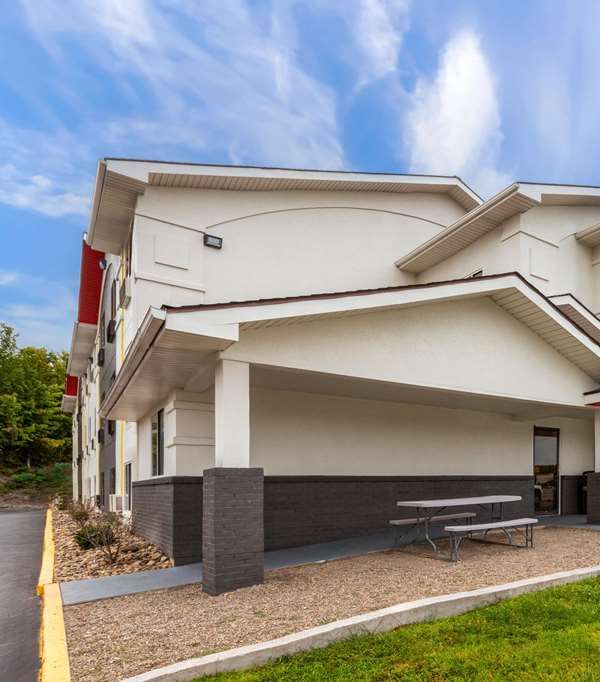 Super 8 By Wyndham Summersville/new River National Park - Summersville, WV