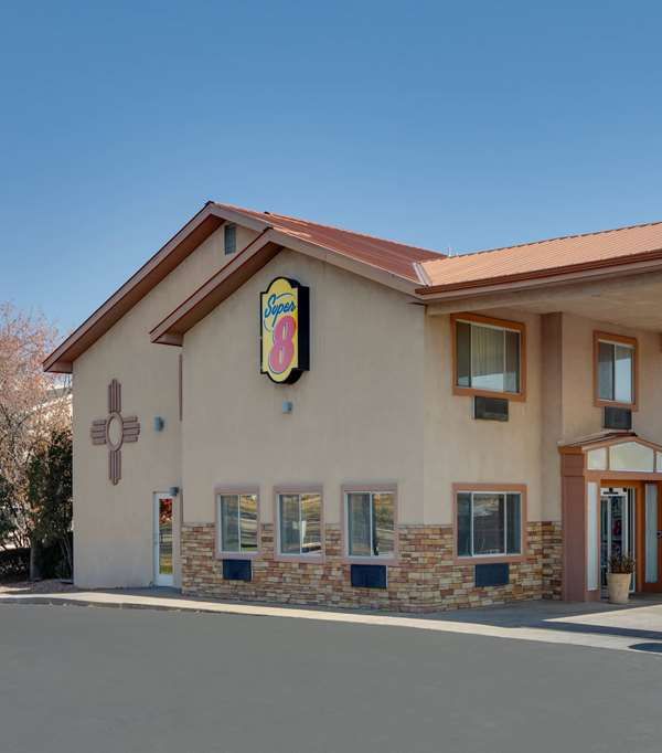 Super 8 By Wyndham Roswell - Roswell, NM