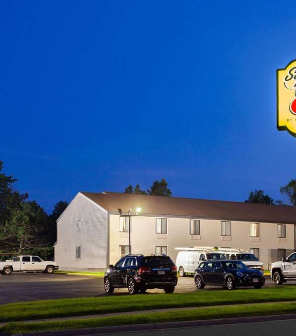 Super 8 By Wyndham Sun Prairie/madison E - Madison, WI