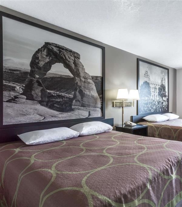 Super 8 By Wyndham Logan - Logan, UT