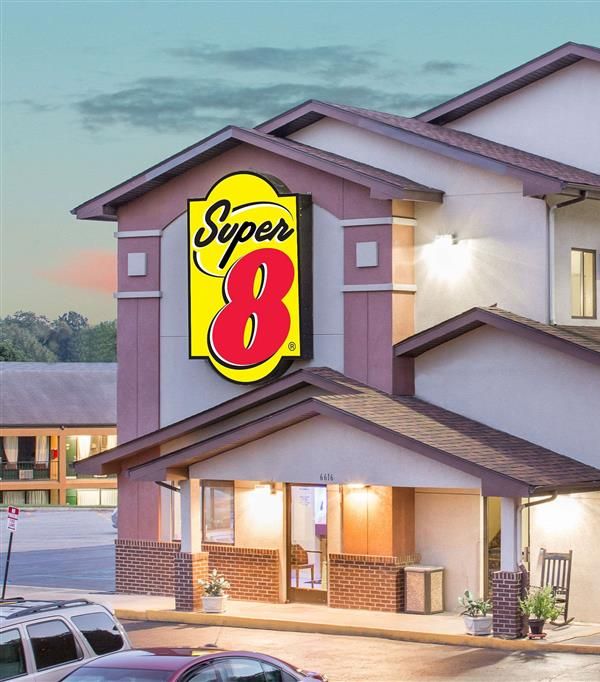Super 8 By Wyndham Roanoke Va - 羅阿諾克