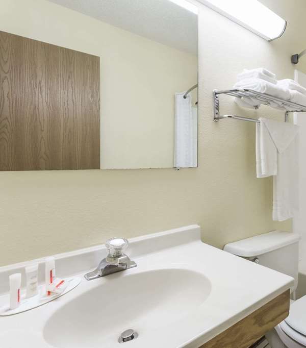 Super 8 By Wyndham Danville Va - Danville, VA