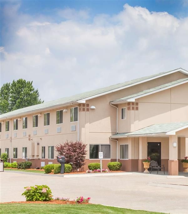 Super 8 By Wyndham Owensboro - Owensboro, KY