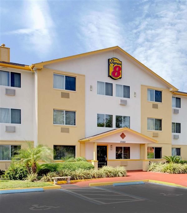 Super 8 By Wyndham Clearwater/st. Petersburg Airport - Pinellas Park, FL