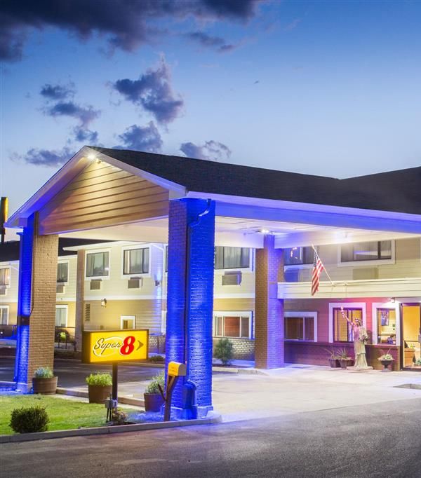 Super 8 By Wyndham Baker City - Baker City, OR