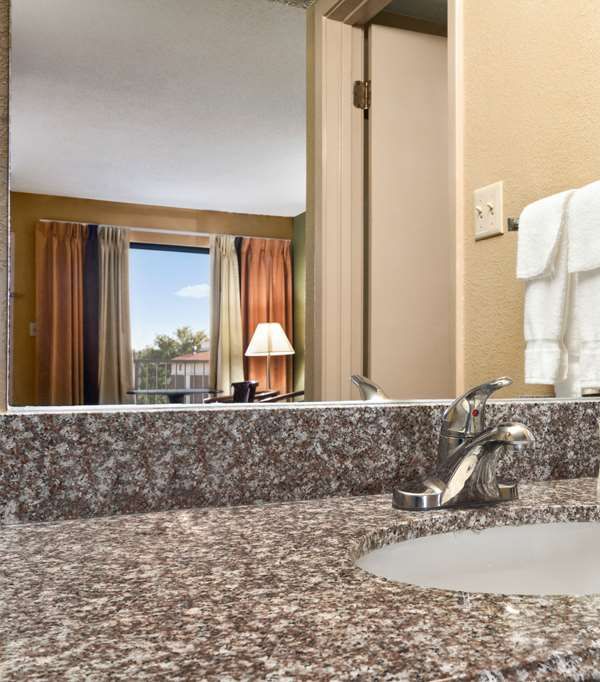 Super 8 By Wyndham Hattiesburg North/university Area - Hattiesburg, MS