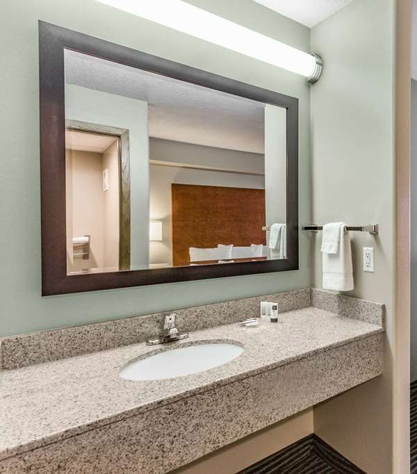Americinn By Wyndham Des Moines Airport - Des Moines, IA