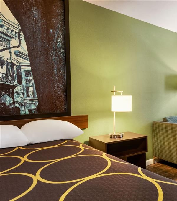 Super 8 By Wyndham Brookhaven - Brookhaven, MS