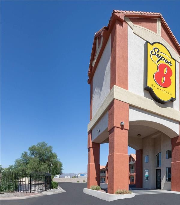 Super 8 By Wyndham Tucson/grant Road Area Az - Tucson