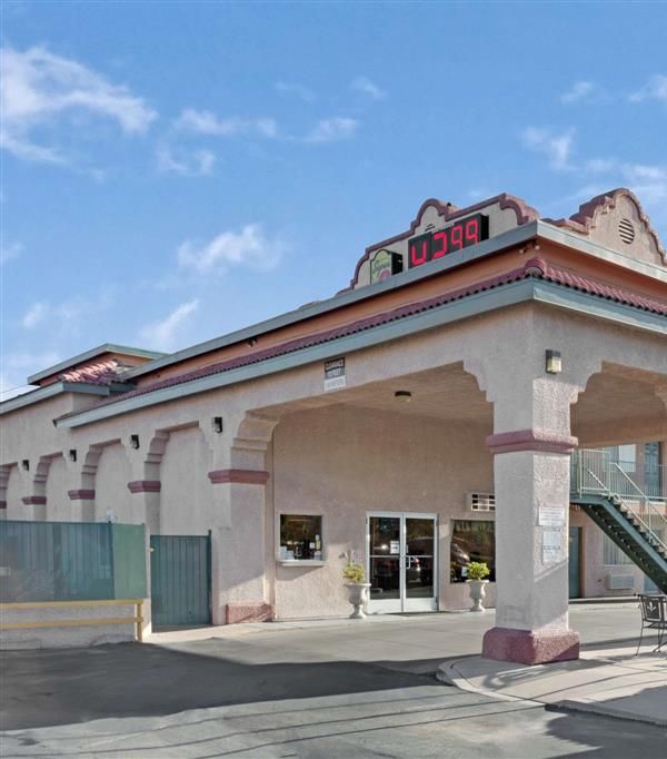 Super 8 By Wyndham Tucson Downtown Convention Center - Tucson, AZ