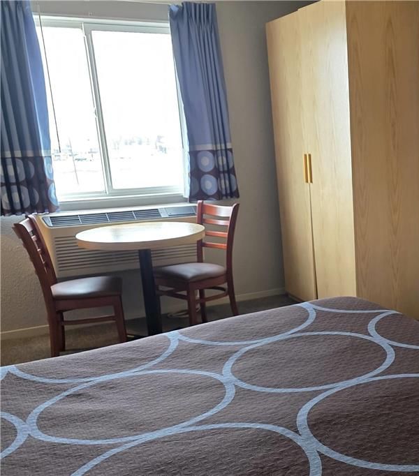 Super 8 By Wyndham Swift Current - Swift Current