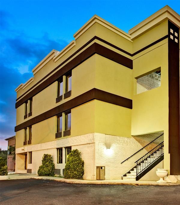 Super 8 By Wyndham Raleigh Downtown - Raleigh, NC