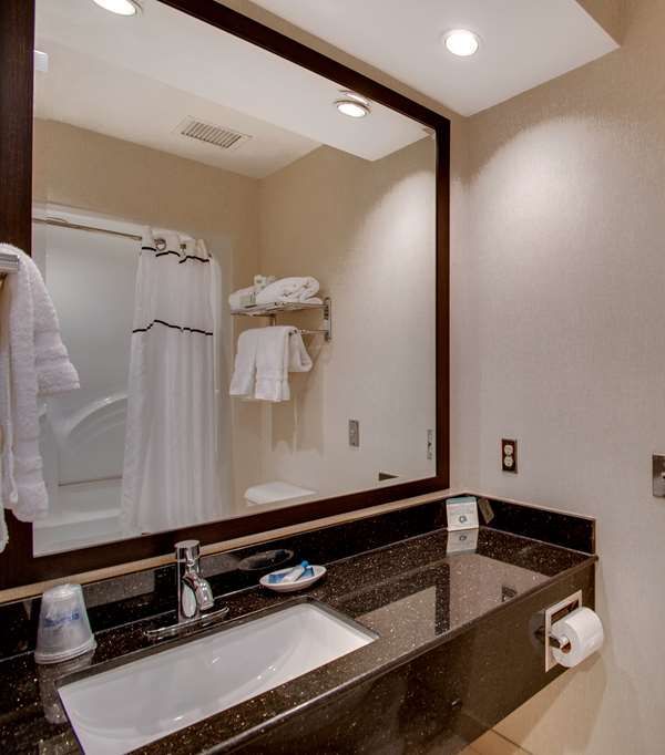 Best Western Plus The Inn At Hampton - Exeter, NH
