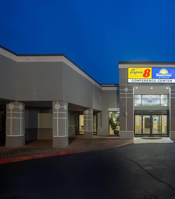 Super 8 By Wyndham Mobile I-65 - Mobile, AL
