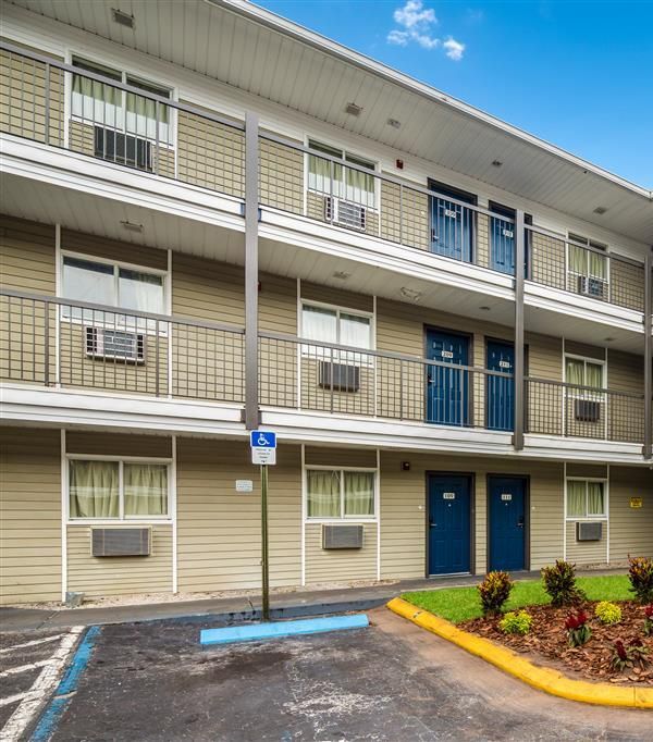 Fl - South Motel 6 Jacksonville - Jacksonville, FL