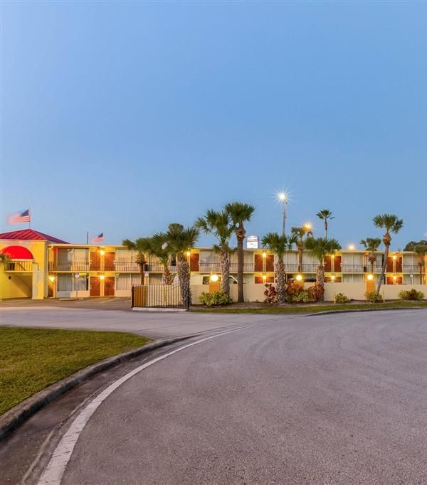 Howard Johnson By Wyndham Lakeland - Plant City, FL