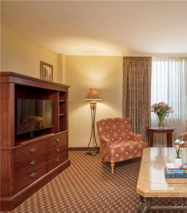 Clarion Collection Hotel Arlington Court Suites - Alexandria, VA