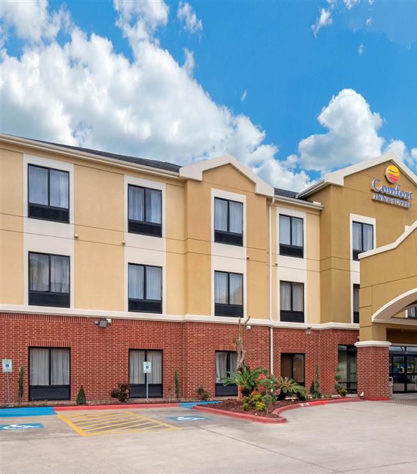 Comfort Inn & Suites Port Arthur-port Neches - Port Arthur, TX