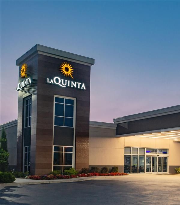 La Quinta Inn & Suites By Wyndham Joplin - Joplin, MO