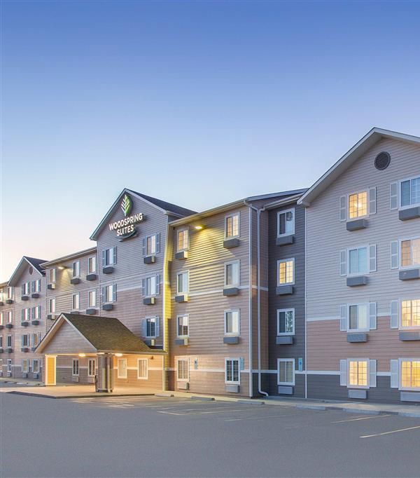 Woodspring Suites Sioux Falls - Sioux Falls, SD