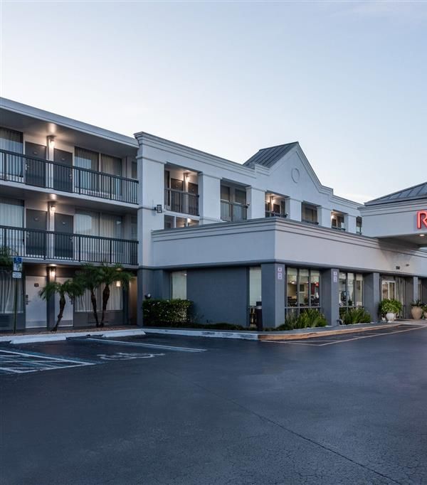 Ramada By Wyndham Altamonte Springs Near I-4 - Apopka, FL