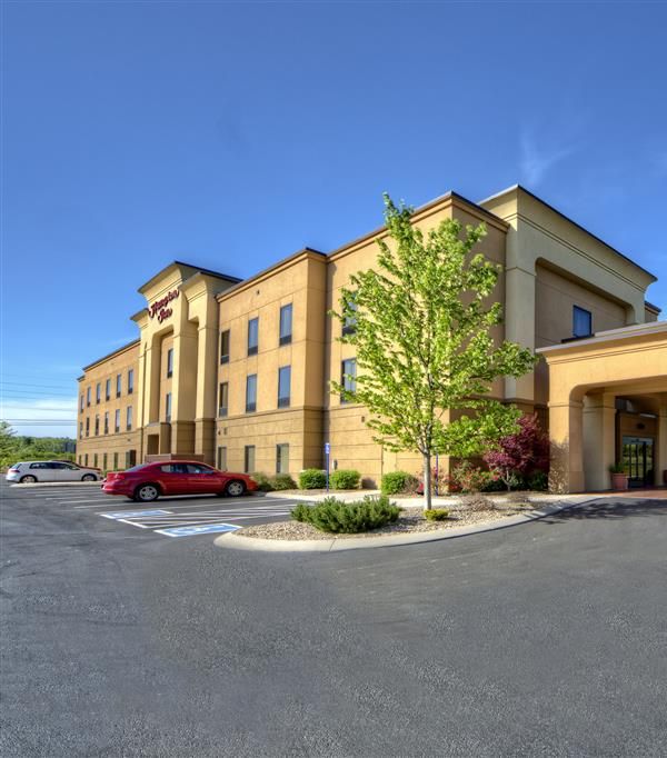 Hampton Inn Crossville - Crossville, TN