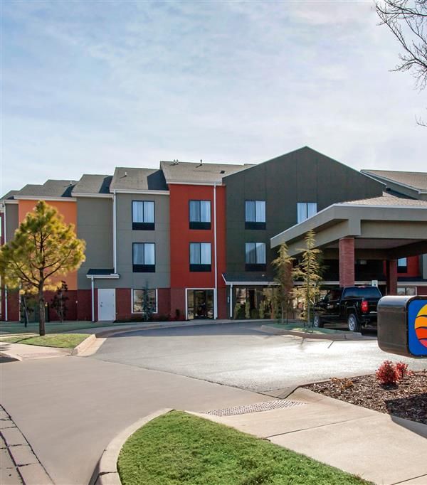 Comfort Inn & Suites Norman Near University - Norman, OK