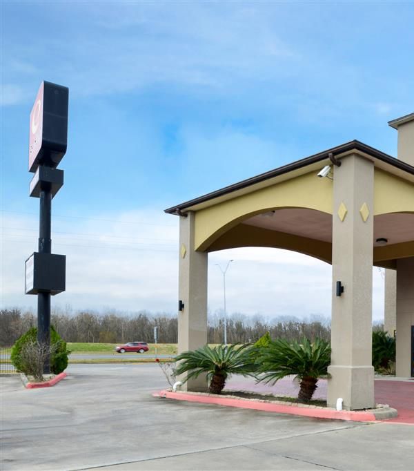 Econo Lodge Inn & Suites Port Arthur Near Sabine Pass - Port Arthur, TX