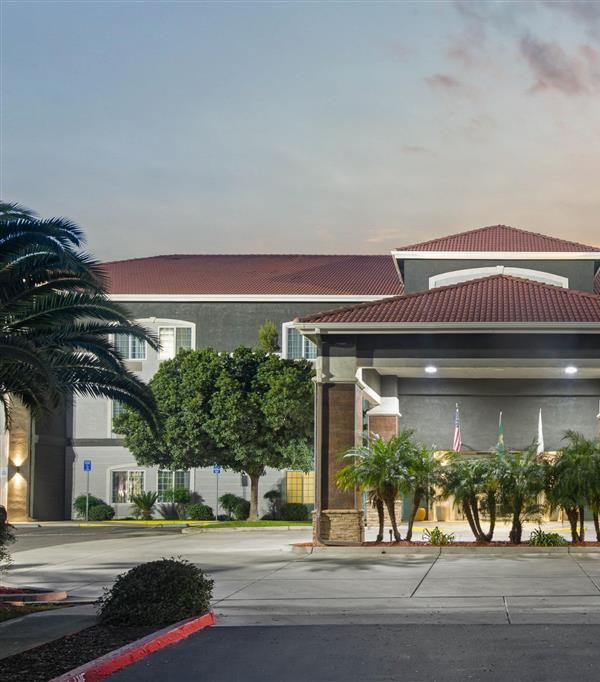 La Quinta Inn & Suites By Wyndham Visalia/sequoia Gateway - Visalia, CA