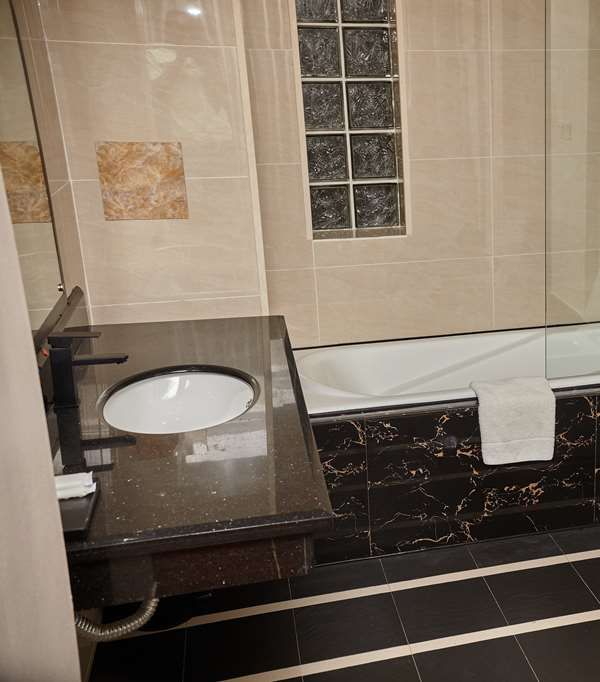 Best Western Plus Paramount Hotel - Lusaka