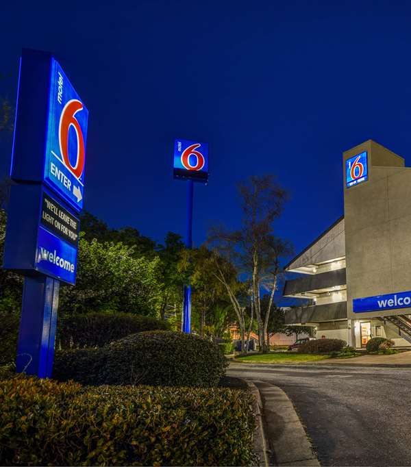 Motel 6 Memphis Downtown - Memphis, TN