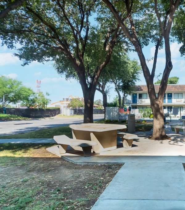 Motel 6 Del Rio - 