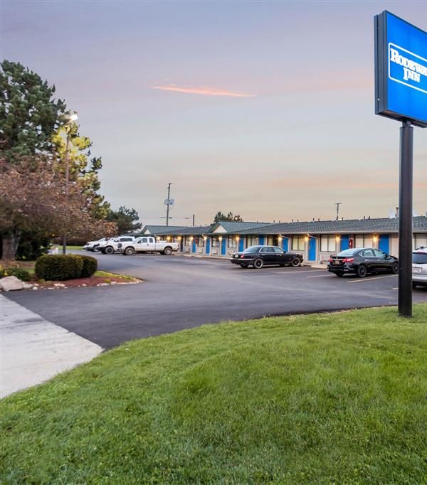 Rodeway Inn Near Hall Of Fame - Canton, OH