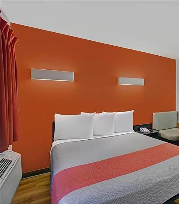 Super 8 By Wyndham Santa Clara - Santa Clara, CA