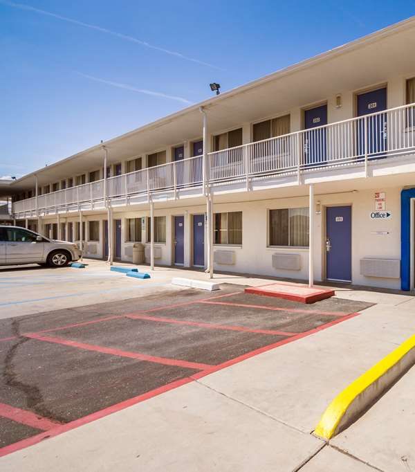 Motel 6 Phoenix Sun City Youngtown - 피닉스