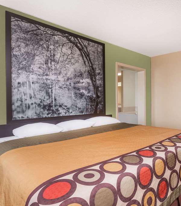 Super 8 By Wyndham Macon West - Macon, GA