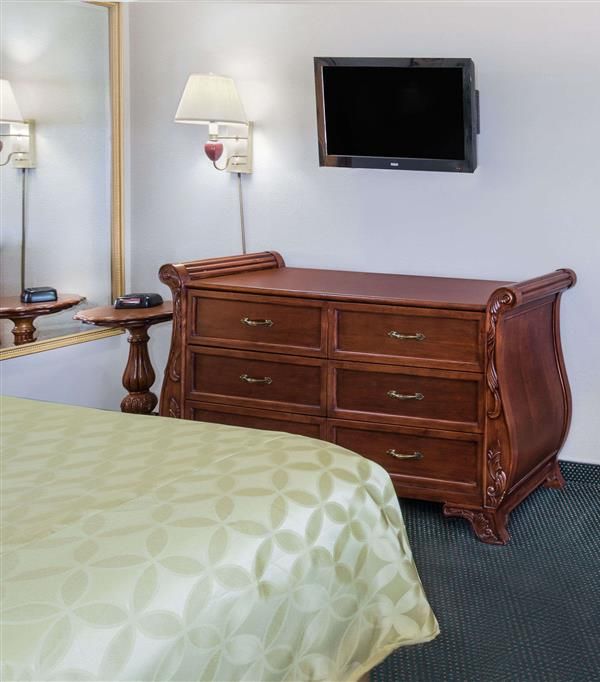 Days Inn By Wyndham Ontario Airport - Ontario, CA