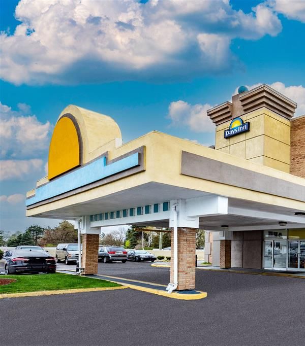 Days Inn By Wyndham Livonia/canton/detroit - Westland, MI