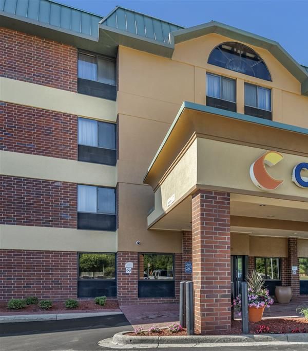 Comfort Inn Near Greenfield Village - Dearborn, MI